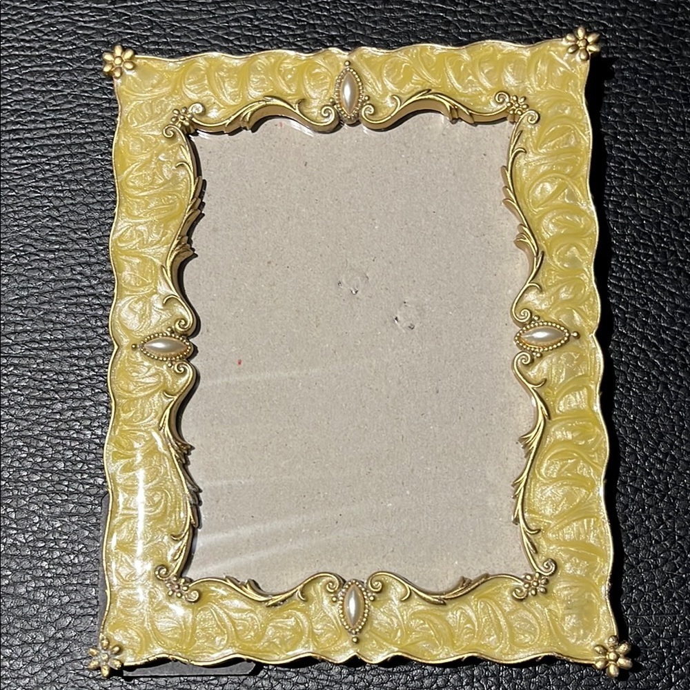 Elegant Gold Decorative Frame